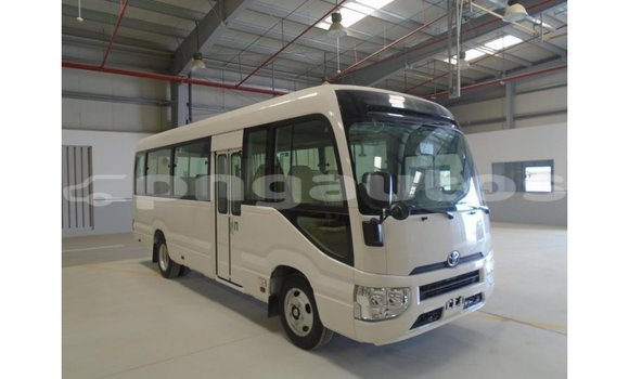 Buy Import Abarth 595 White Car in Import - Dubai in Enga