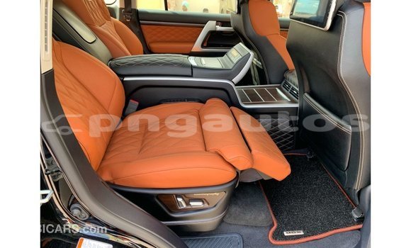 Buy Import Toyota Land Cruiser Black Car in Import - Dubai in Enga Buy Import Toyota Land Cruiser Black Car in Import - Dubai in Enga