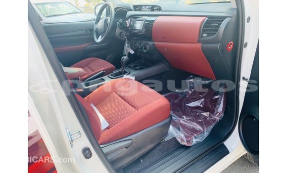 Buy Import Toyota Hilux White Car in Import - Dubai in Enga Buy Import Toyota Hilux White Car in Import - Dubai in Enga