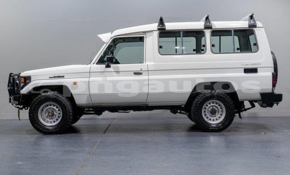 Acheter Occasion Voiture Toyota Land Cruiser Blanc à Port Moresby, National Capital District Acheter Occasion Voiture Toyota Land Cruiser Blanc à Port Moresby, National Capital District