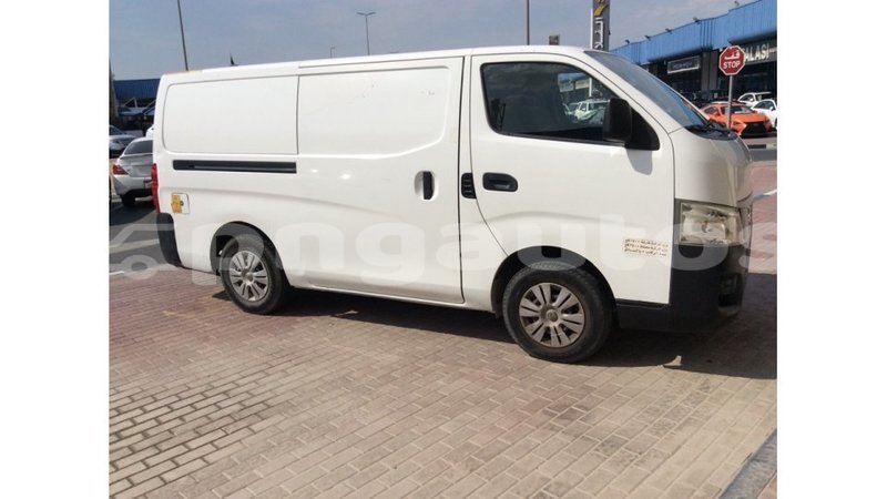 Big with watermark nissan 350z enga import dubai 4198