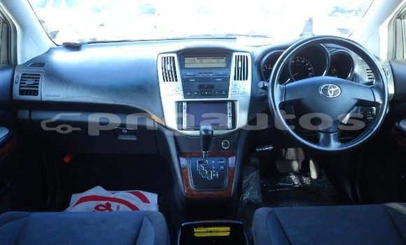 Buy Used Toyota Harrier White Car in Port Moresby in National Capital District Buy Used Toyota Harrier White Car in Port Moresby in National Capital District