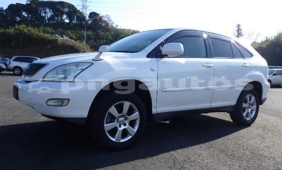 Buy Used Toyota Harrier White Car in Port Moresby in National Capital District Buy Used Toyota Harrier White Car in Port Moresby in National Capital District