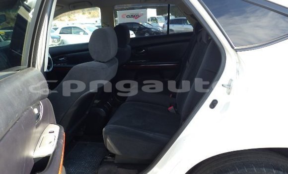 Buy Used Toyota Harrier White Car in Port Moresby in National Capital District Buy Used Toyota Harrier White Car in Port Moresby in National Capital District