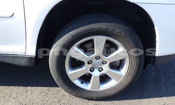 Buy Used Toyota Harrier White Car in Port Moresby in National Capital District Buy Used Toyota Harrier White Car in Port Moresby in National Capital District