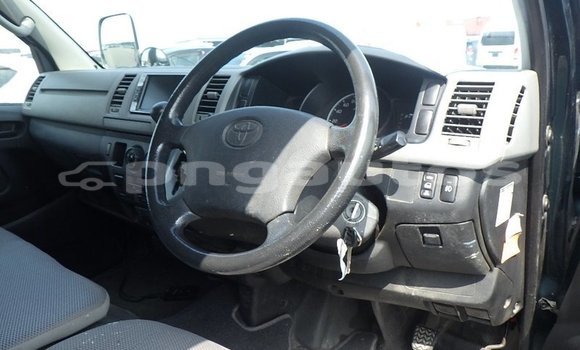Buy Used Toyota Hiace Green Car in Port Moresby in National Capital District Buy Used Toyota Hiace Green Car in Port Moresby in National Capital District