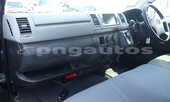 Buy Used Toyota Hiace Green Car in Port Moresby in National Capital District Buy Used Toyota Hiace Green Car in Port Moresby in National Capital District