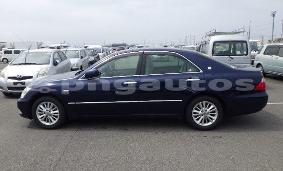 Buy Used Toyota Crown Blue Car in Port Moresby in National Capital District Buy Used Toyota Crown Blue Car in Port Moresby in National Capital District