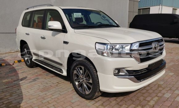 Buy Import Toyota Land Cruiser White Car in Import - Dubai in Enga Buy Import Toyota Land Cruiser White Car in Import - Dubai in Enga