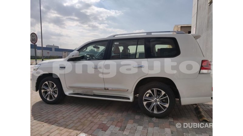 Big with watermark toyota land cruiser enga import dubai 4230