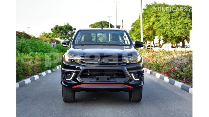 Big with watermark toyota hilux enga import dubai 4235