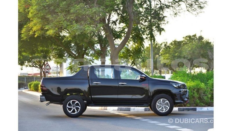 Big with watermark toyota hilux enga import dubai 4235