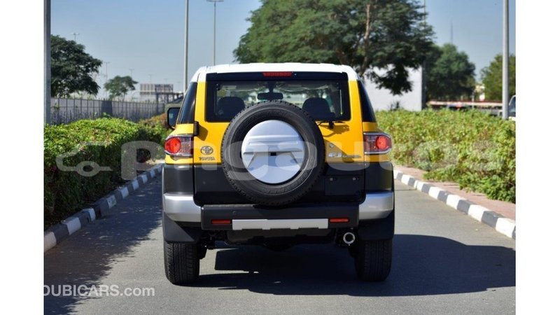 Big with watermark toyota fj cruiser enga import dubai 4239
