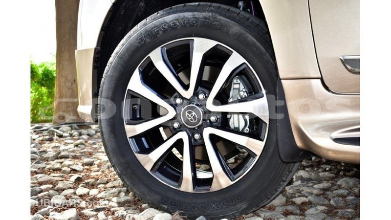 Big with watermark toyota land cruiser enga import dubai 4240