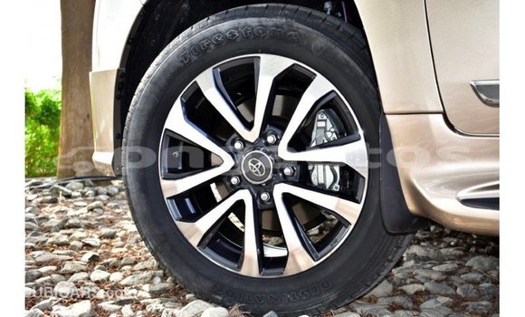 Buy Import Toyota Land Cruiser Other Car in Import - Dubai in Enga Buy Import Toyota Land Cruiser Other Car in Import - Dubai in Enga