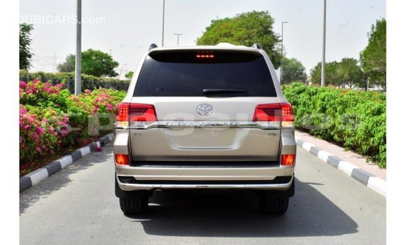 Buy Import Toyota Land Cruiser Other Car in Import - Dubai in Enga Buy Import Toyota Land Cruiser Other Car in Import - Dubai in Enga