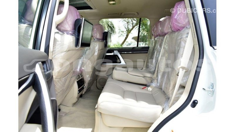 Big with watermark toyota land cruiser enga import dubai 4244