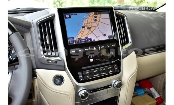 Buy Import Toyota Land Cruiser White Car in Import - Dubai in Enga Buy Import Toyota Land Cruiser White Car in Import - Dubai in Enga