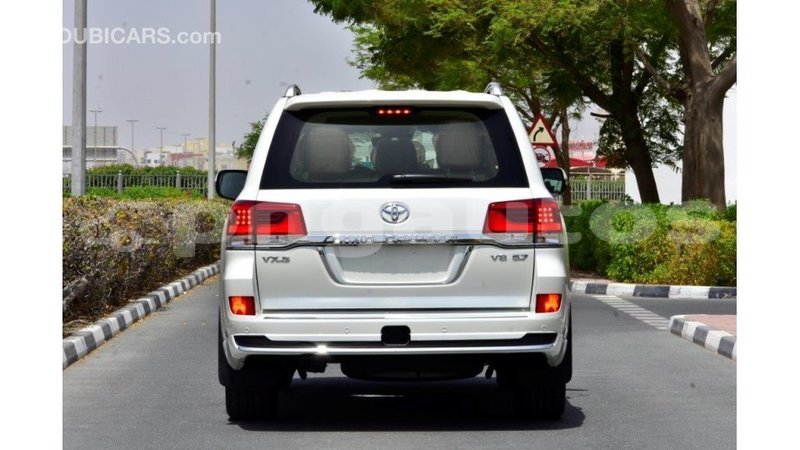 Big with watermark toyota land cruiser enga import dubai 4244