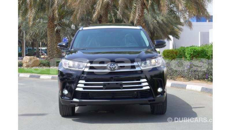 Big with watermark toyota highlander enga import dubai 4247