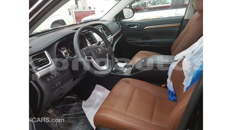 Big with watermark toyota highlander enga import dubai 4247