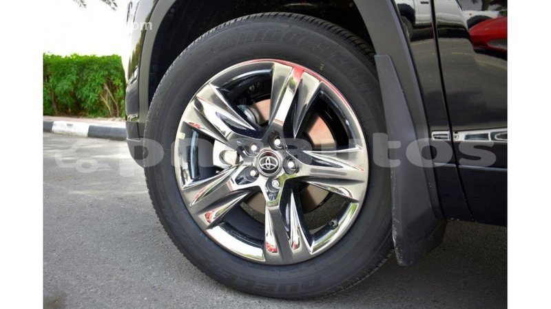 Big with watermark toyota highlander enga import dubai 4247