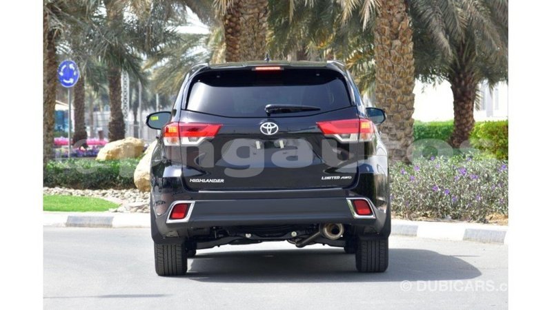 Big with watermark toyota highlander enga import dubai 4247