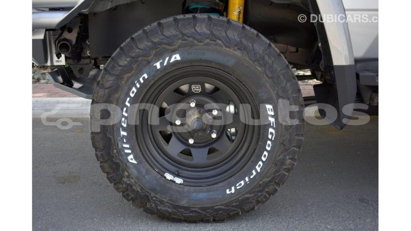 Big with watermark toyota land cruiser enga import dubai 4251