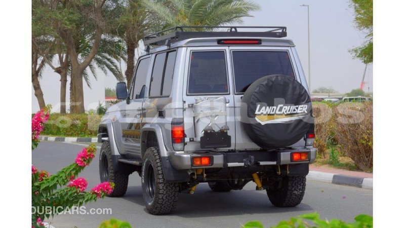 Big with watermark toyota land cruiser enga import dubai 4251