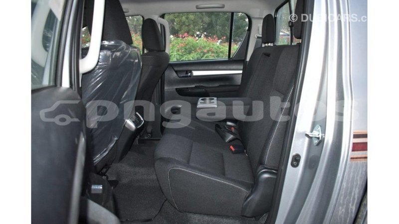 Big with watermark toyota hilux enga import dubai 4252