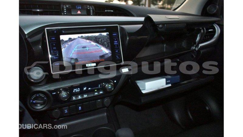 Big with watermark toyota hilux enga import dubai 4252