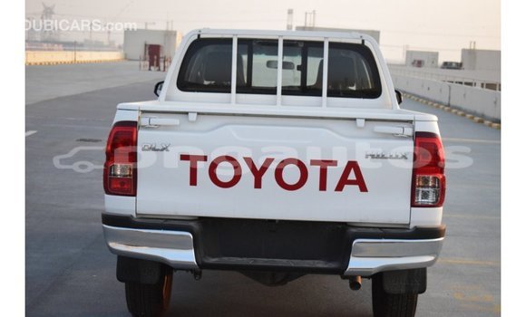 Buy Import Toyota Hilux White Car in Import - Dubai in Enga Buy Import Toyota Hilux White Car in Import - Dubai in Enga