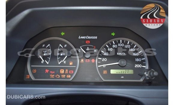 Buy Import Toyota Land Cruiser Red Car in Import - Dubai in Enga Buy Import Toyota Land Cruiser Red Car in Import - Dubai in Enga