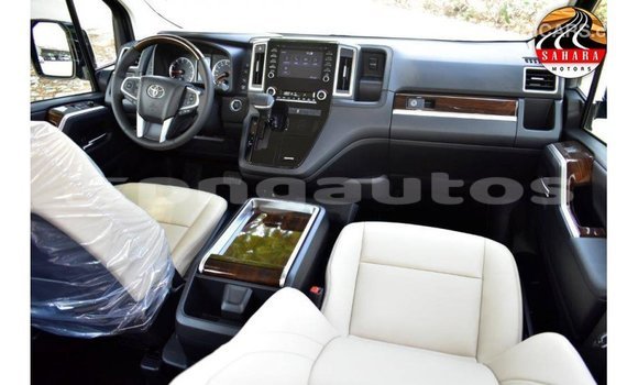 Buy Import Toyota Granvia White Car in Import - Dubai in Enga Buy Import Toyota Granvia White Car in Import - Dubai in Enga