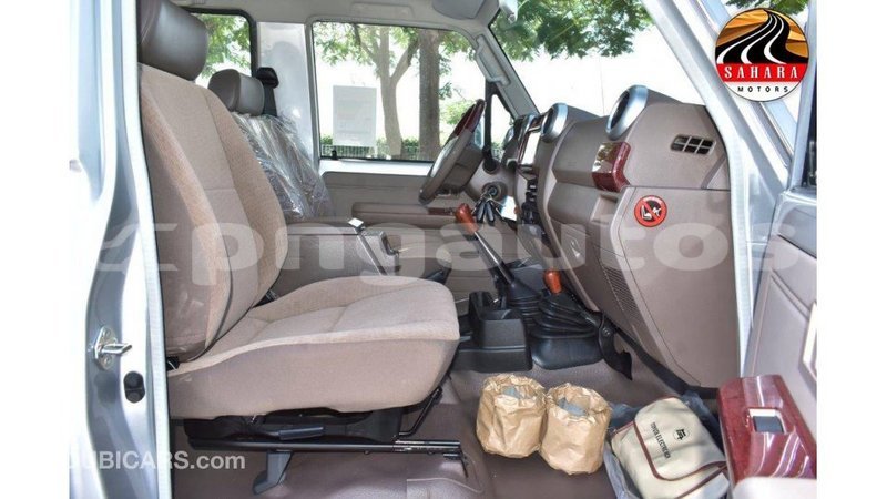 Big with watermark toyota land cruiser enga import dubai 4261