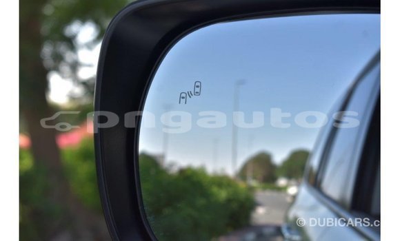 Buy Import Toyota Land Cruiser White Car in Import - Dubai in Enga Buy Import Toyota Land Cruiser White Car in Import - Dubai in Enga