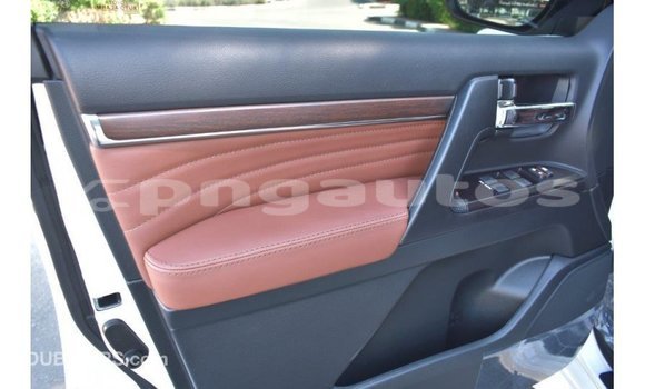 Buy Import Toyota Land Cruiser White Car in Import - Dubai in Enga Buy Import Toyota Land Cruiser White Car in Import - Dubai in Enga