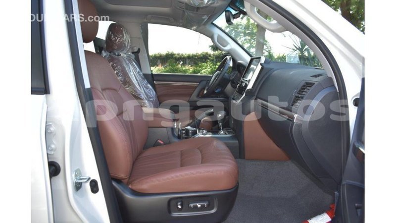 Big with watermark toyota land cruiser enga import dubai 4262