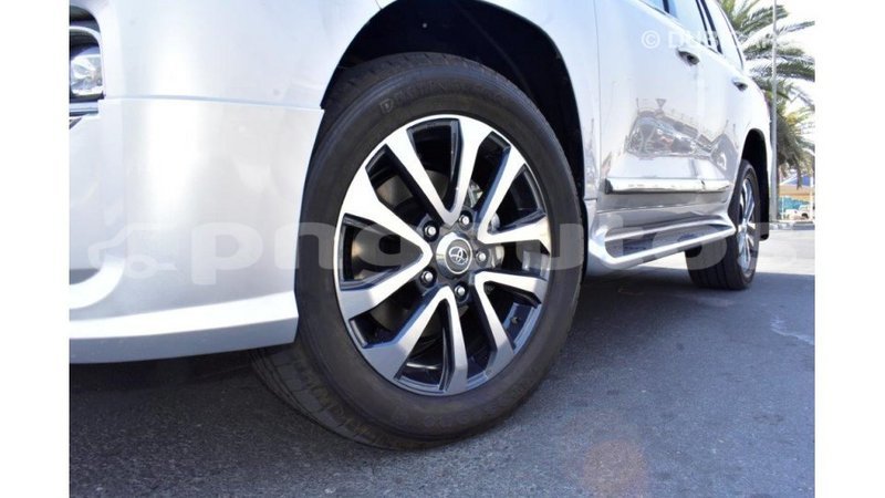 Big with watermark toyota land cruiser enga import dubai 4265