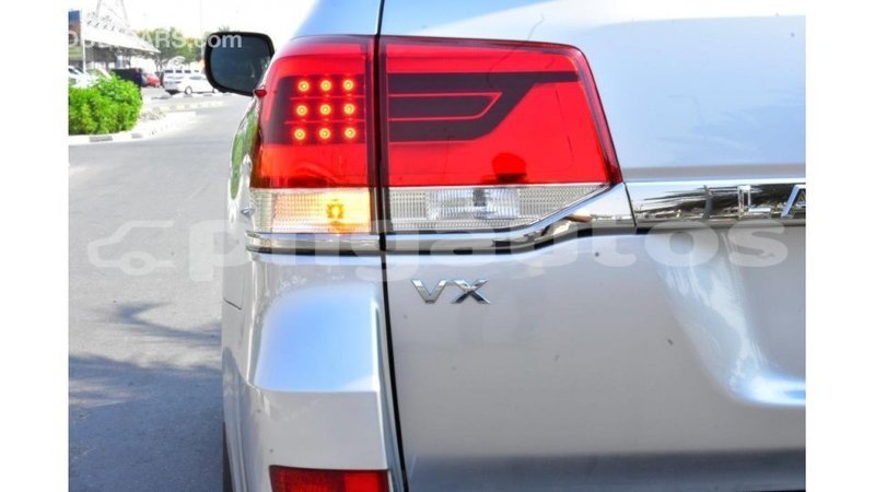 Big with watermark toyota land cruiser enga import dubai 4265