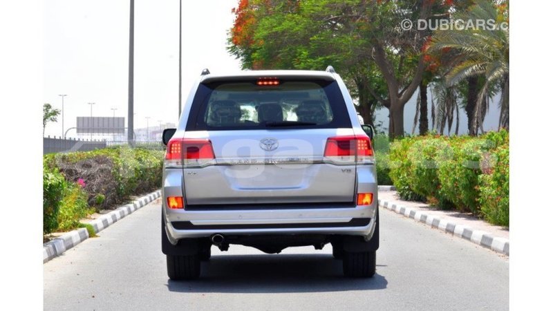 Big with watermark toyota land cruiser enga import dubai 4265
