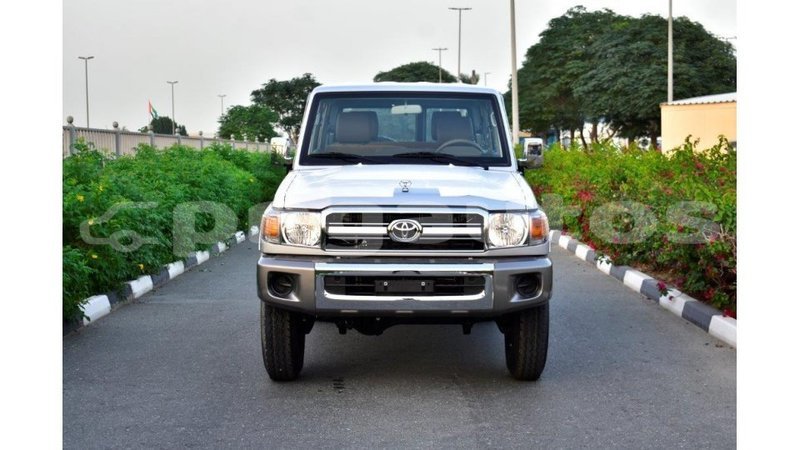 Big with watermark toyota land cruiser enga import dubai 4267