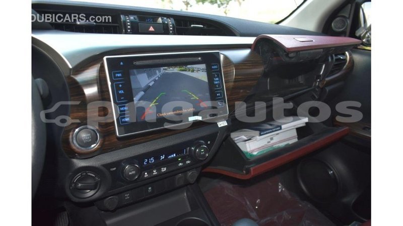 Big with watermark toyota hilux enga import dubai 4268