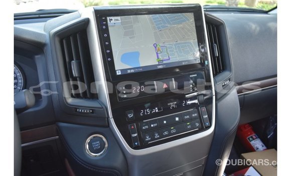 Buy Import Toyota Land Cruiser White Car in Import - Dubai in Enga Buy Import Toyota Land Cruiser White Car in Import - Dubai in Enga