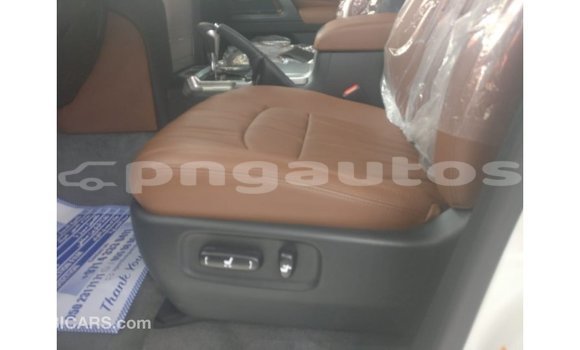 Buy Import Toyota Land Cruiser White Car in Import - Dubai in Enga Buy Import Toyota Land Cruiser White Car in Import - Dubai in Enga