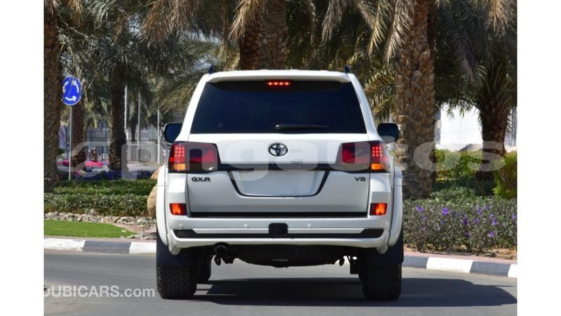 Big with watermark toyota land cruiser enga import dubai 4270