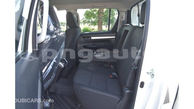 Big with watermark toyota hilux enga import dubai 4273