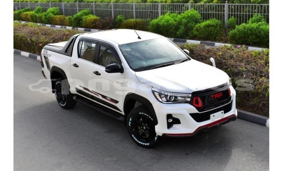 Buy Import Toyota Hilux White Car in Import - Dubai in Enga Buy Import Toyota Hilux White Car in Import - Dubai in Enga