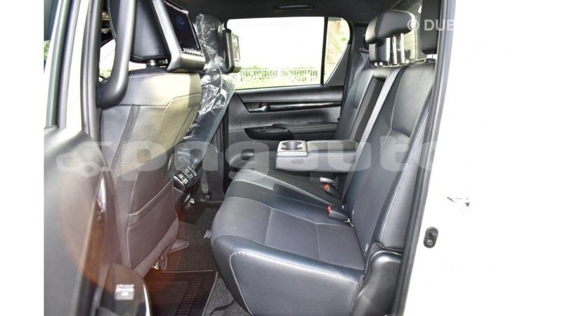 Big with watermark toyota hilux enga import dubai 4278