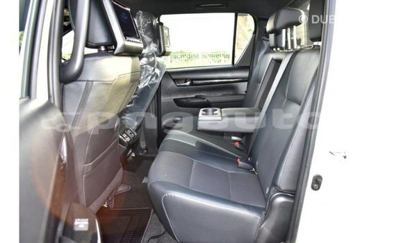 Buy Import Toyota Hilux White Car in Import - Dubai in Enga Buy Import Toyota Hilux White Car in Import - Dubai in Enga